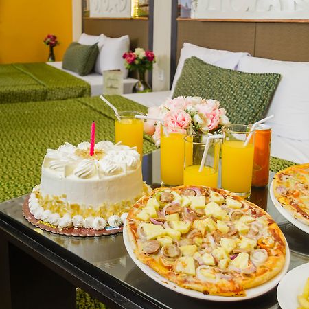 Eurotel Vivaldi Araneta Quezon City Ngoại thất bức ảnh