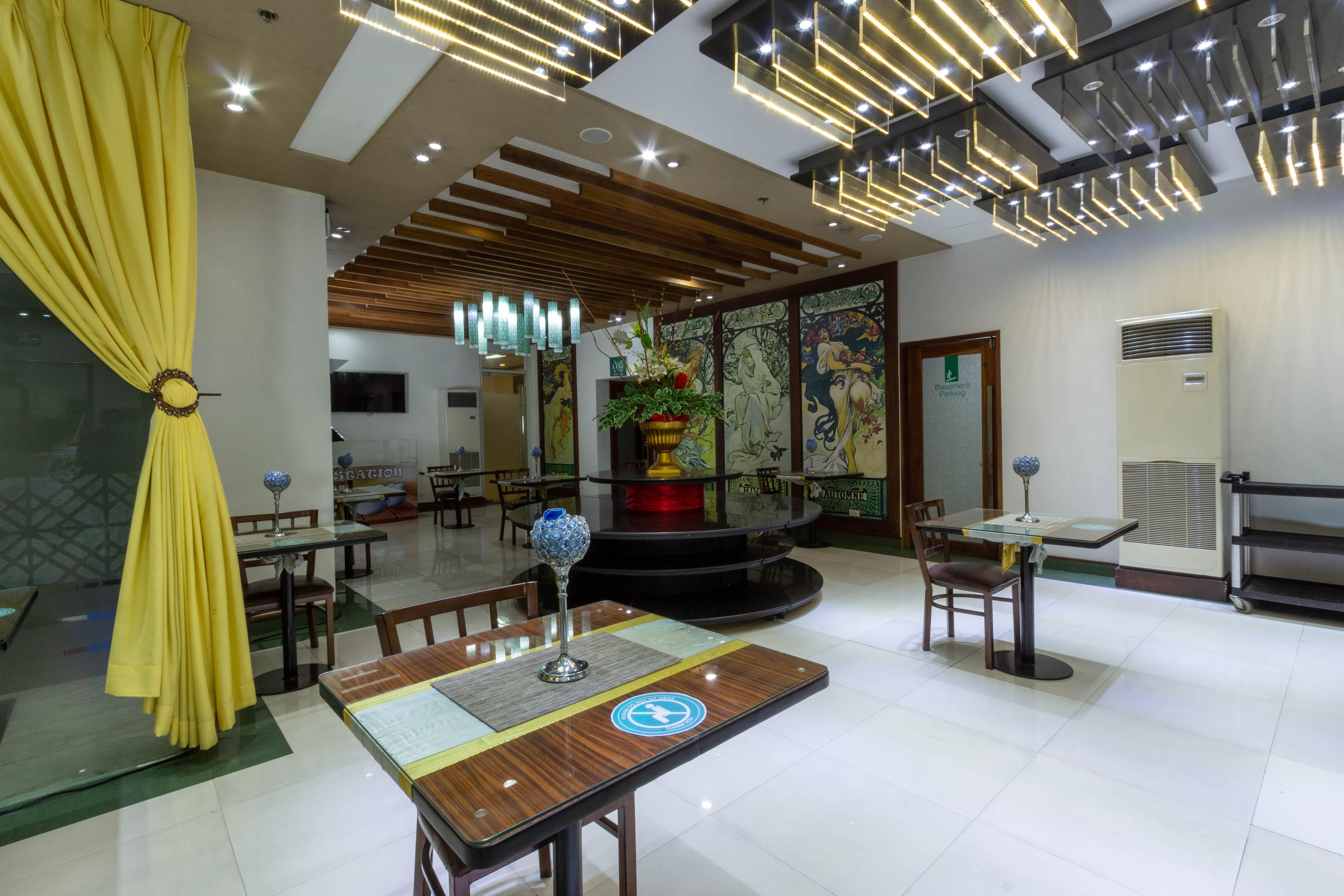 Eurotel Vivaldi Araneta Quezon City Ngoại thất bức ảnh