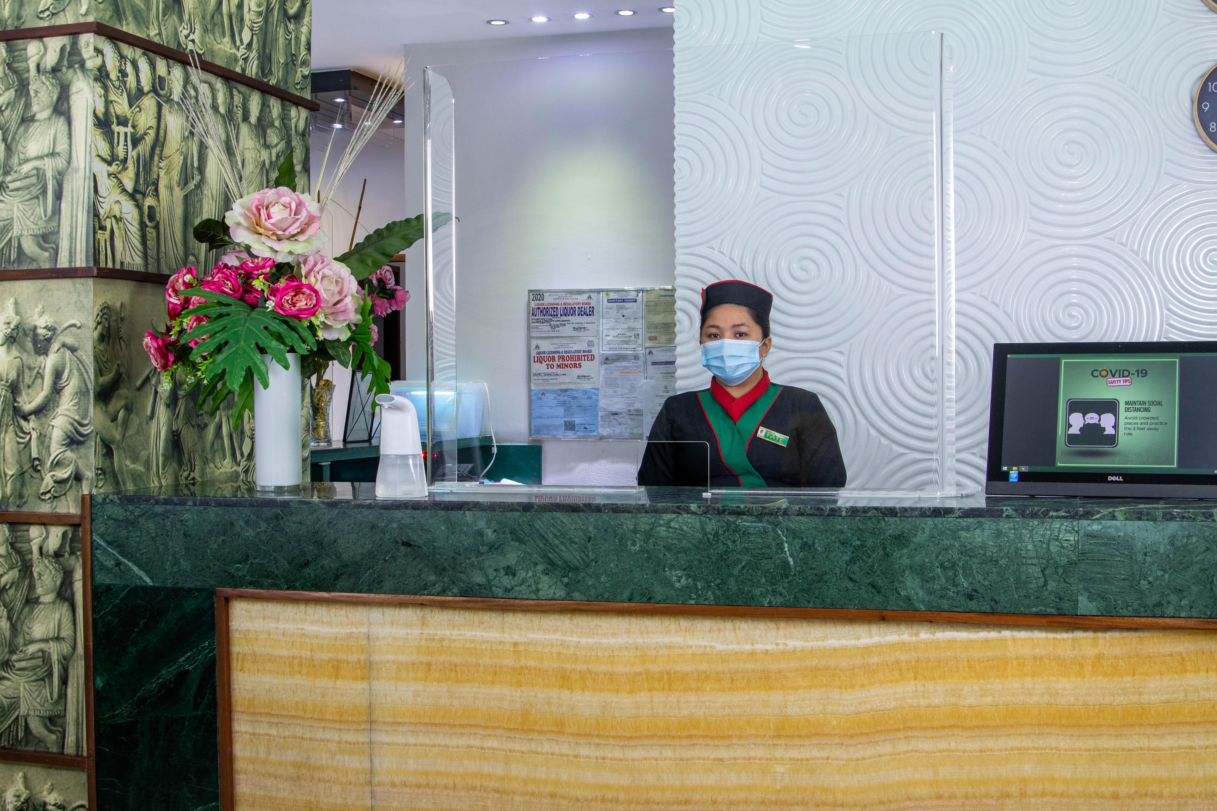 Eurotel Vivaldi Araneta Quezon City Ngoại thất bức ảnh