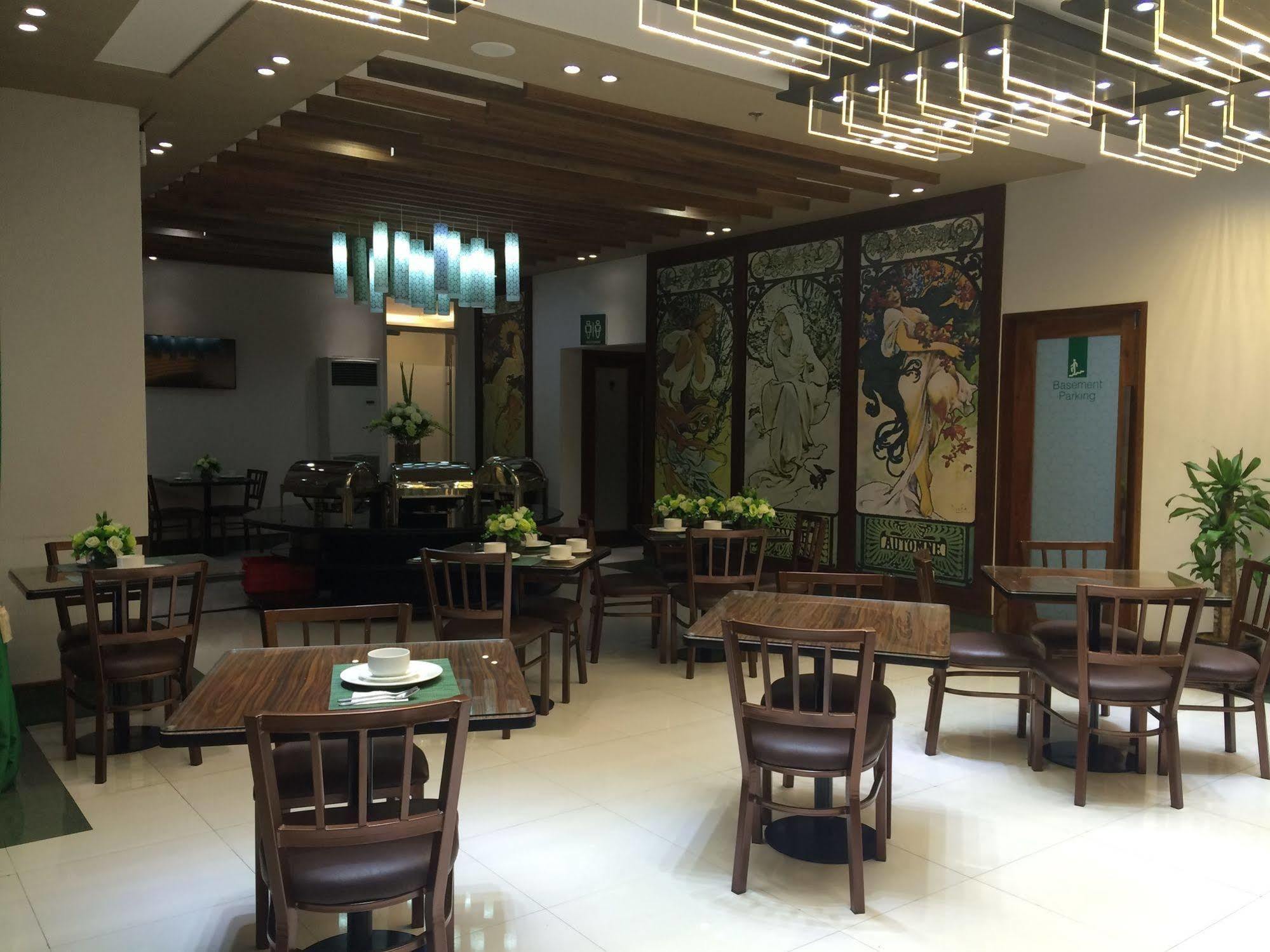 Eurotel Vivaldi Araneta Quezon City Ngoại thất bức ảnh