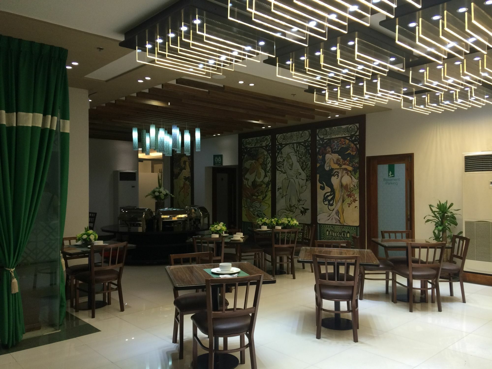 Eurotel Vivaldi Araneta Quezon City Ngoại thất bức ảnh